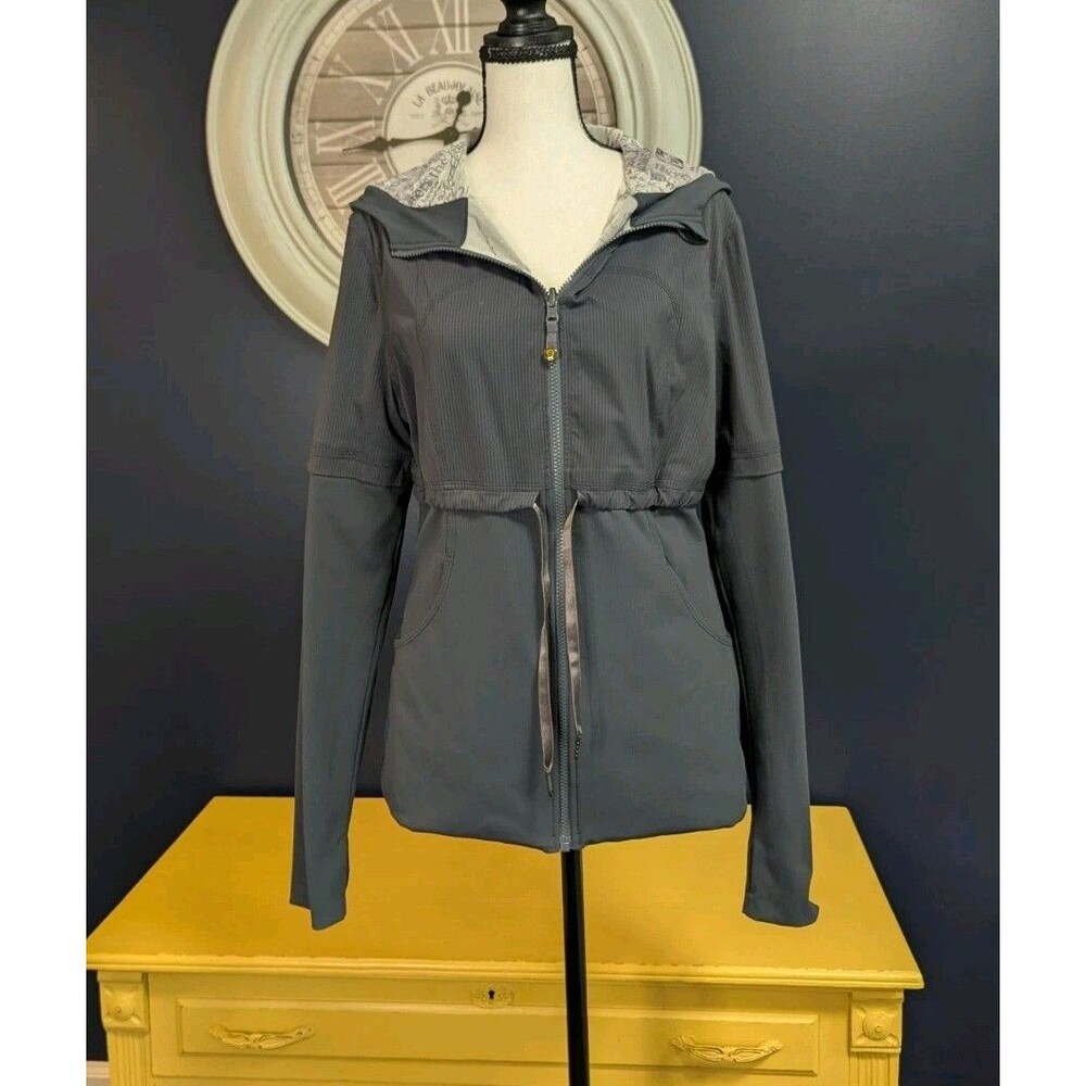 Lululemon Jacket Womens Small Gray Striped Full Zip Drawstring Pockets EUC